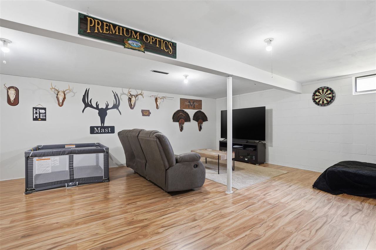 203 E Penn Street Williamsburg IA 52361