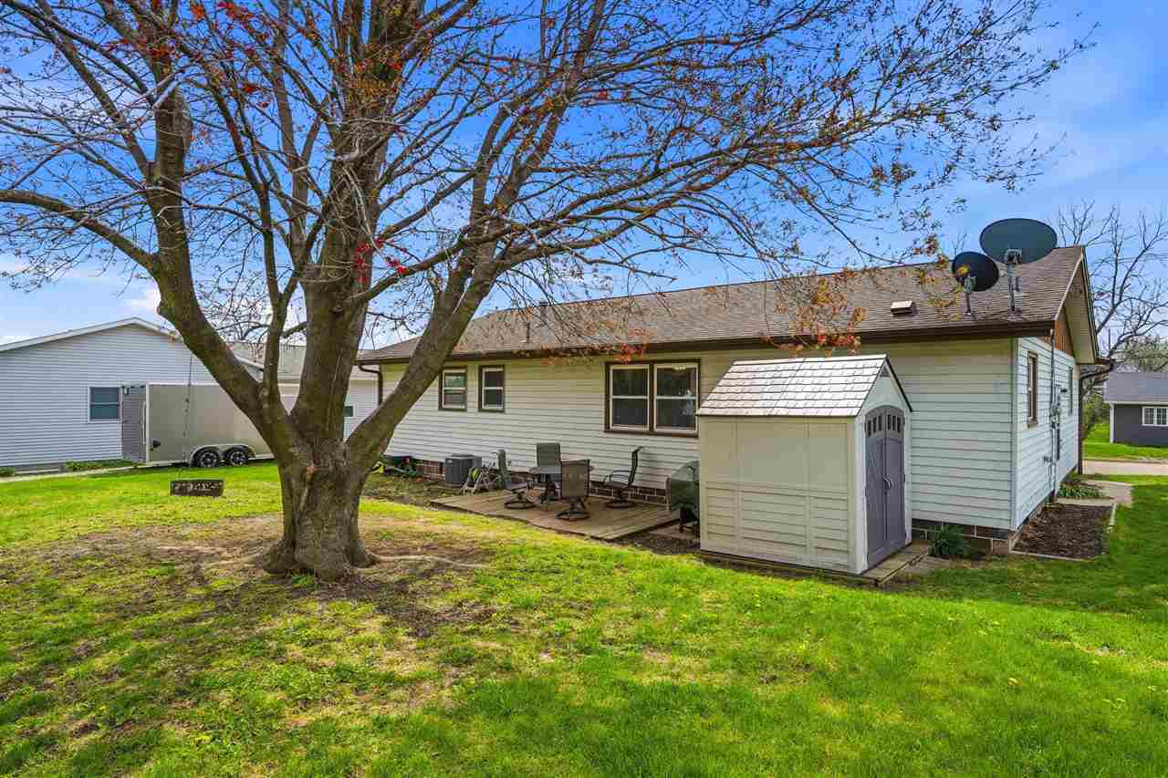 203 E Penn Street Williamsburg IA 52361
