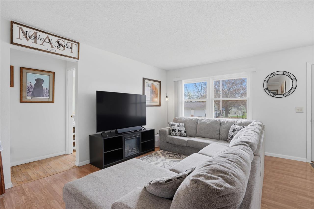 203 E Penn Street Williamsburg IA 52361
