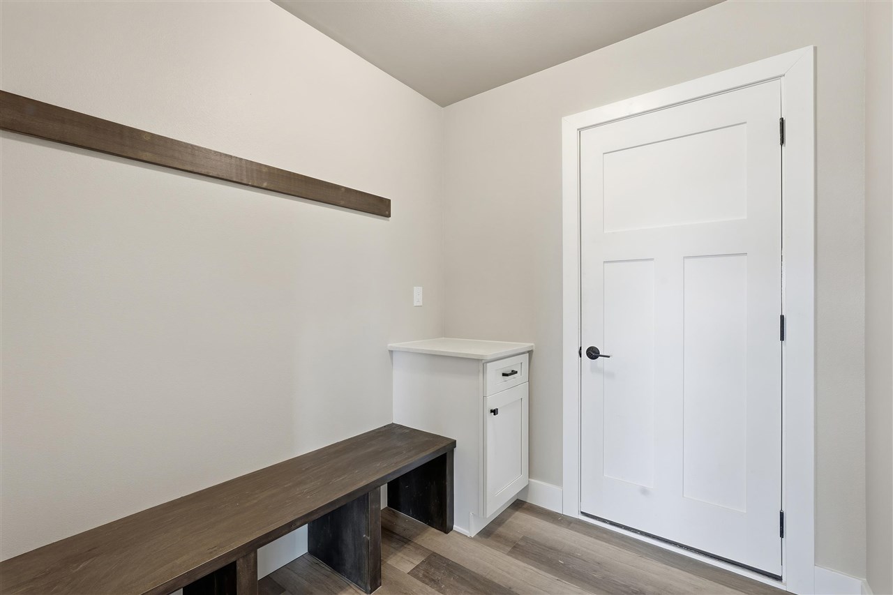 808 Crestview Drive Solon IA 52333