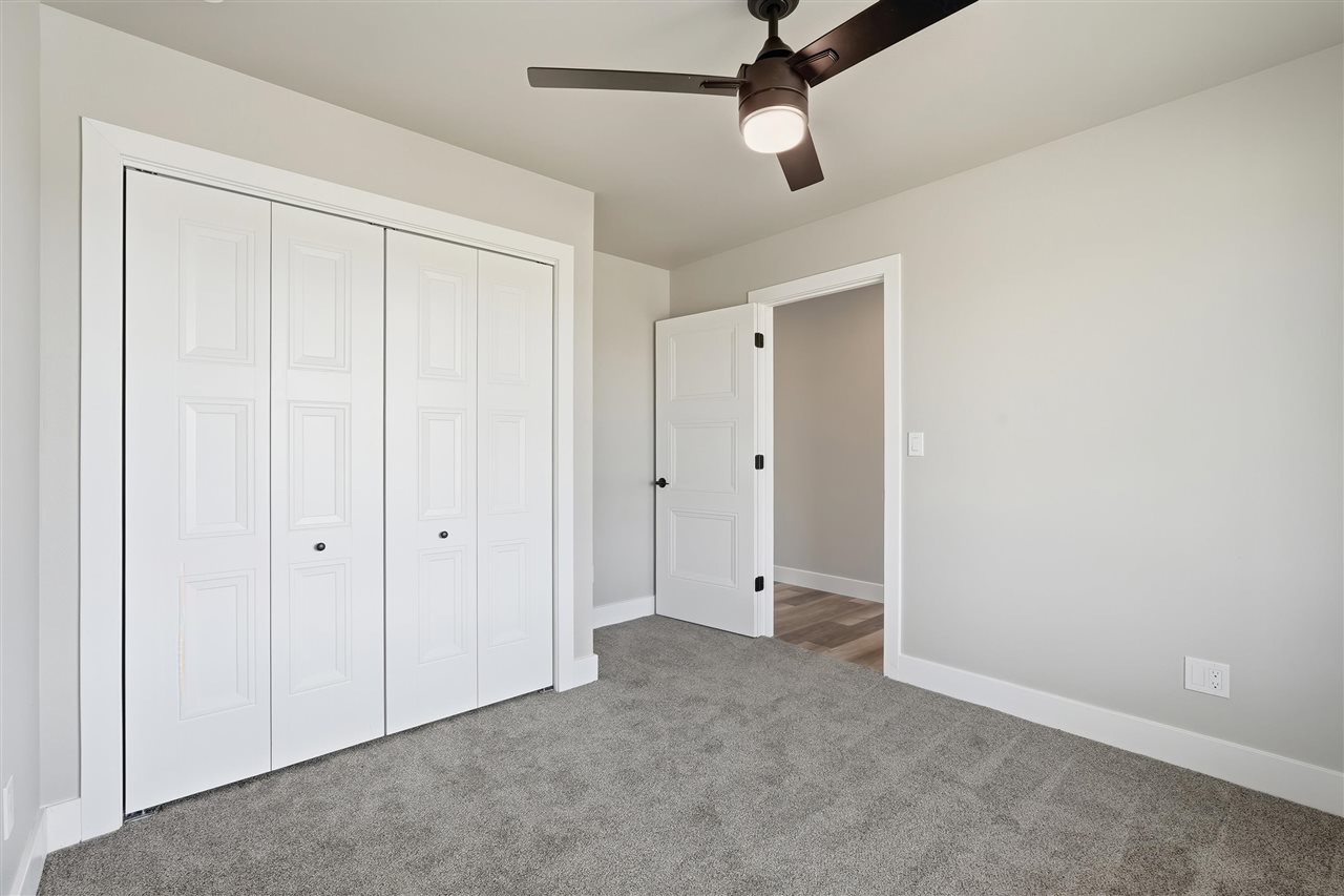 808 Crestview Drive Solon IA 52333
