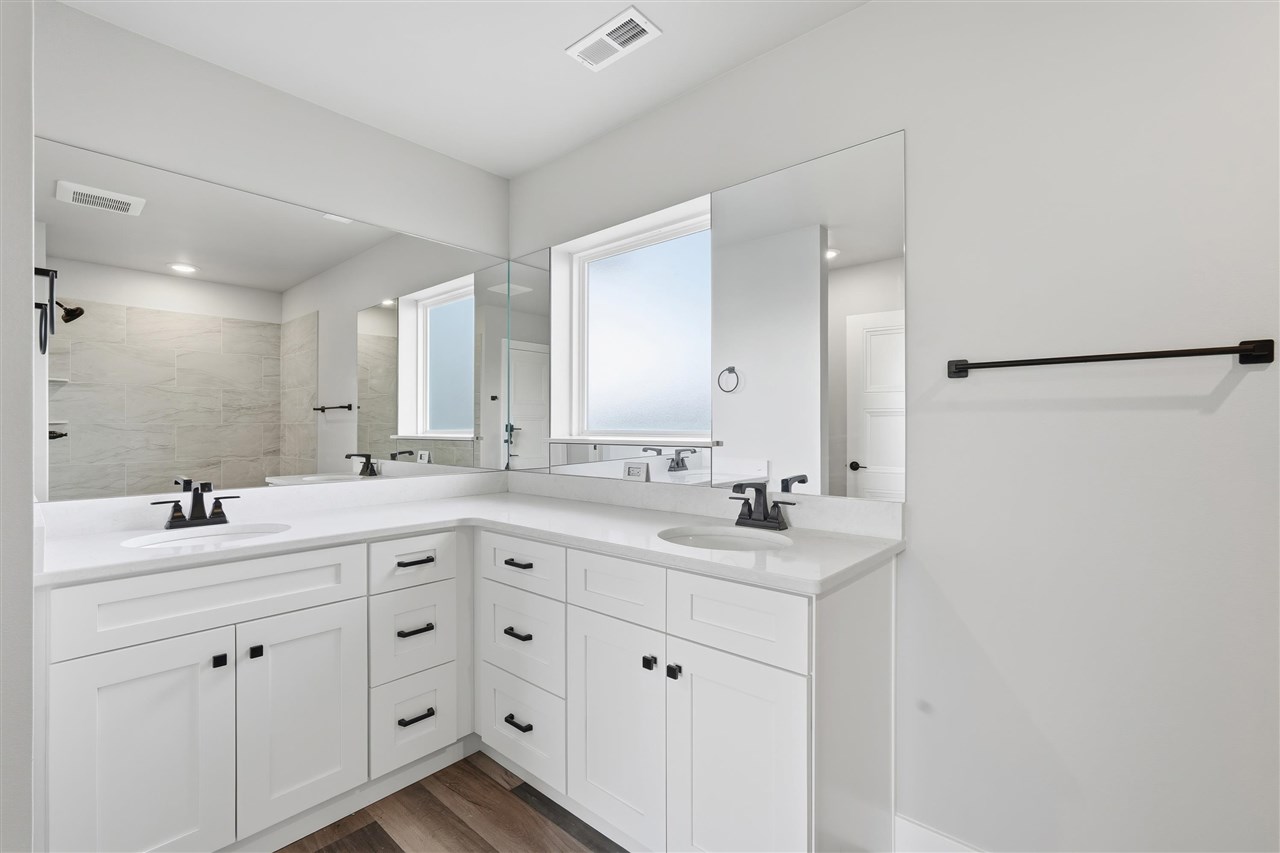 808 Crestview Drive Solon IA 52333