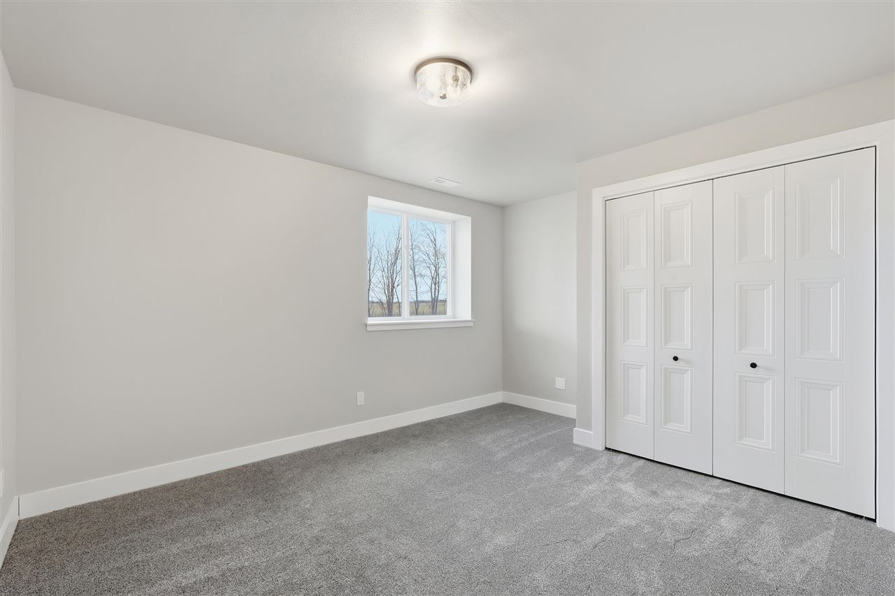 808 Crestview Drive Solon IA 52333