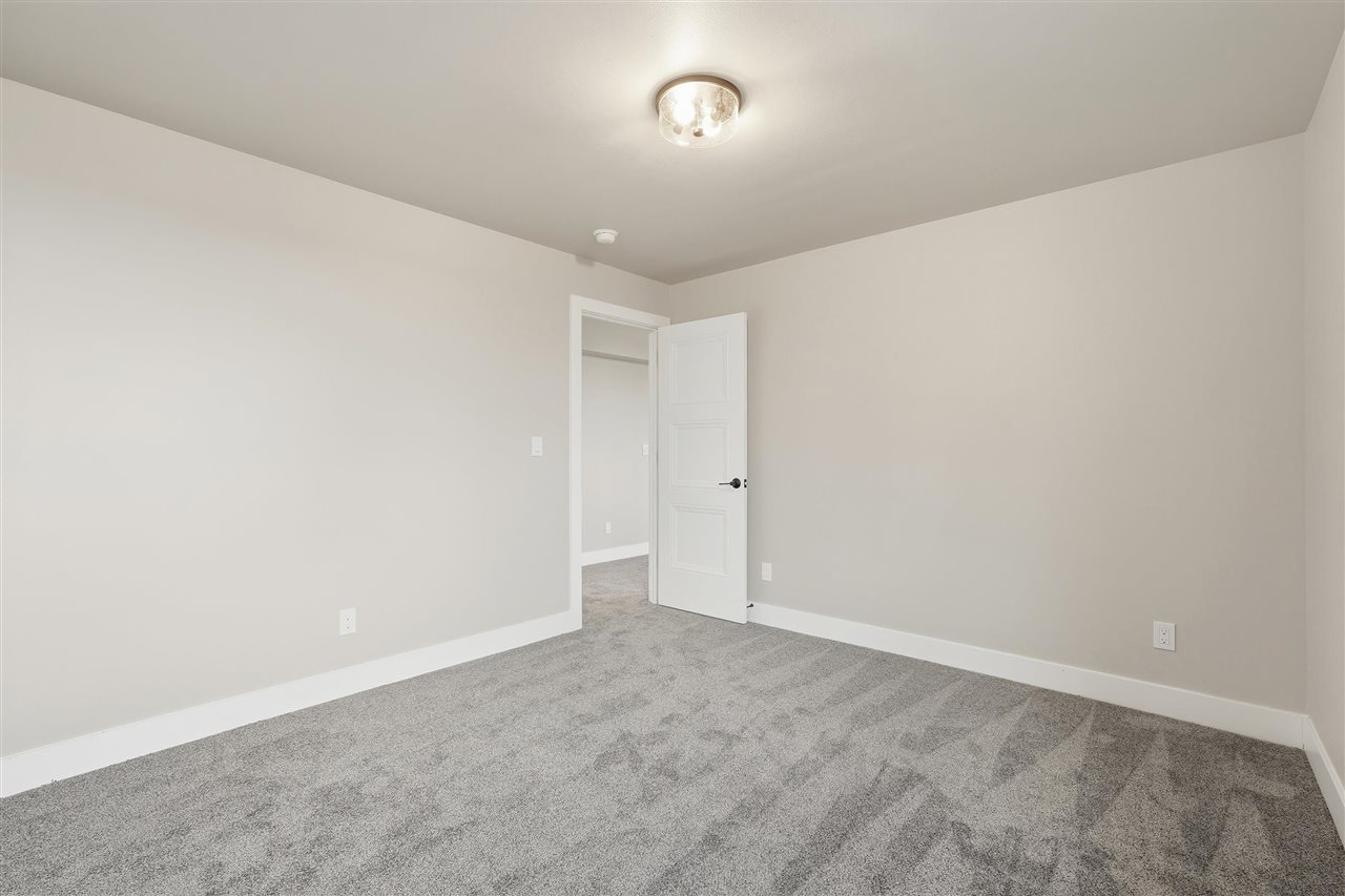 808 Crestview Drive Solon IA 52333