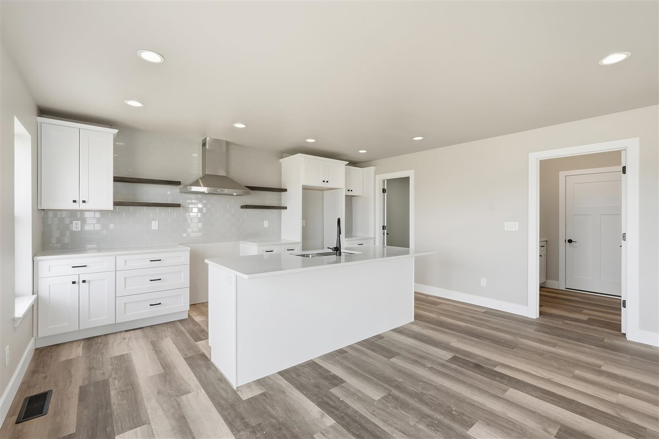 808 Crestview Drive Solon IA 52333