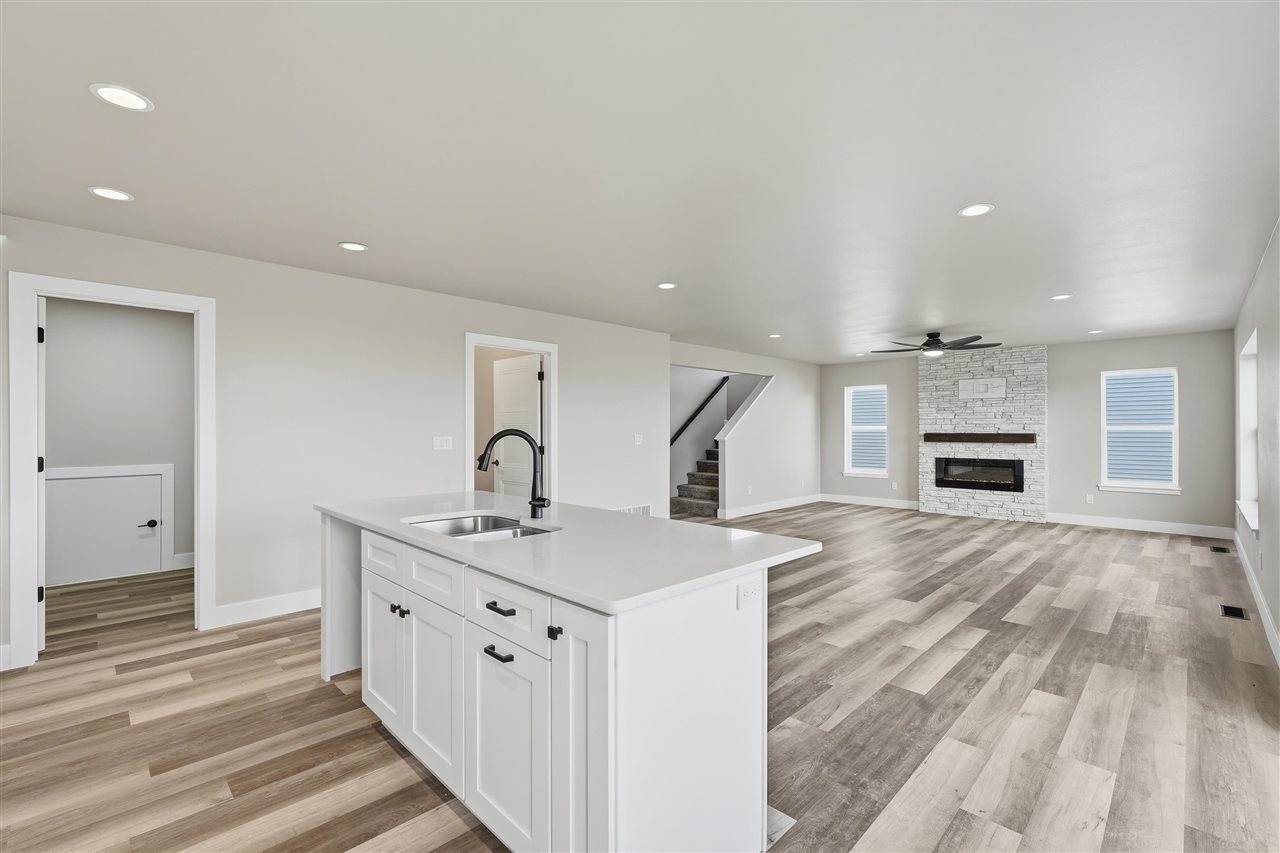 808 Crestview Drive Solon IA 52333