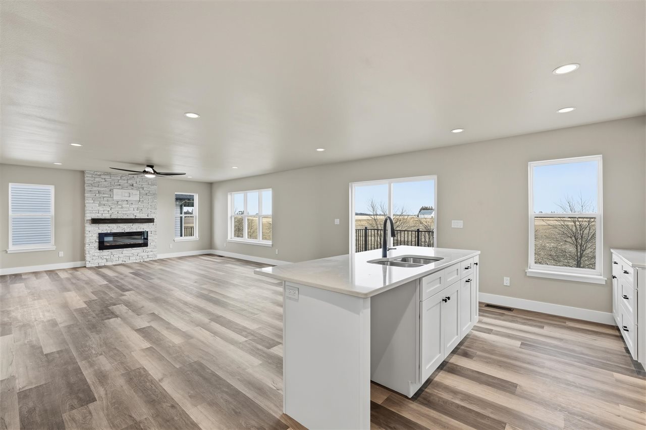 808 Crestview Drive Solon IA 52333