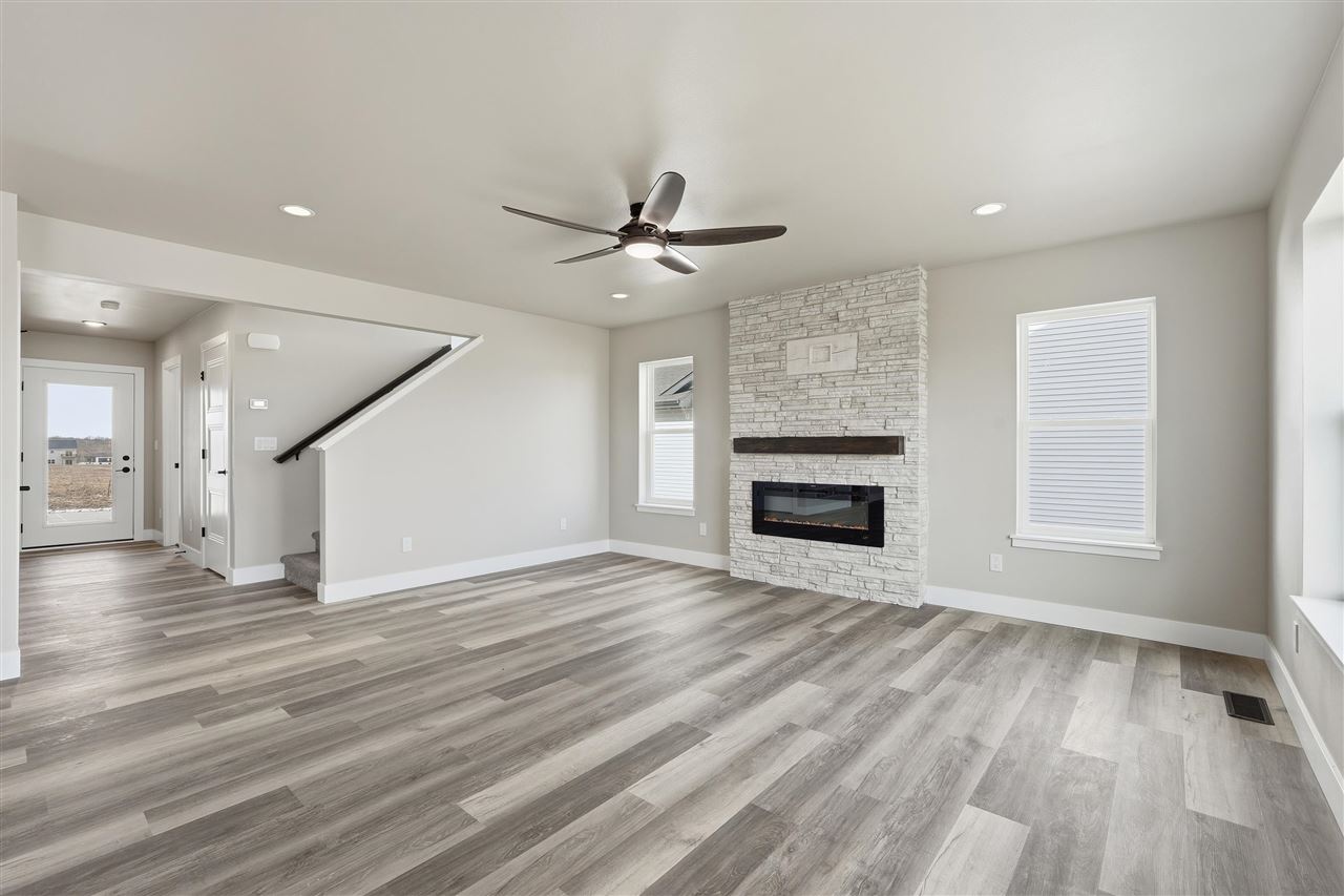 808 Crestview Drive Solon IA 52333