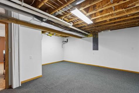 228 Scott Drive West Branch IA 52358