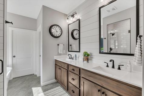 2908 Diamond Mil Circle Coralville IA 52241