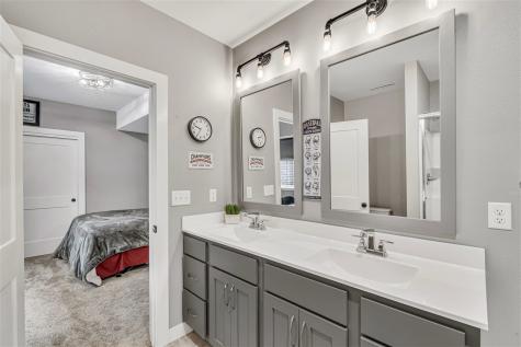 2908 Diamond Mil Circle Coralville IA 52241