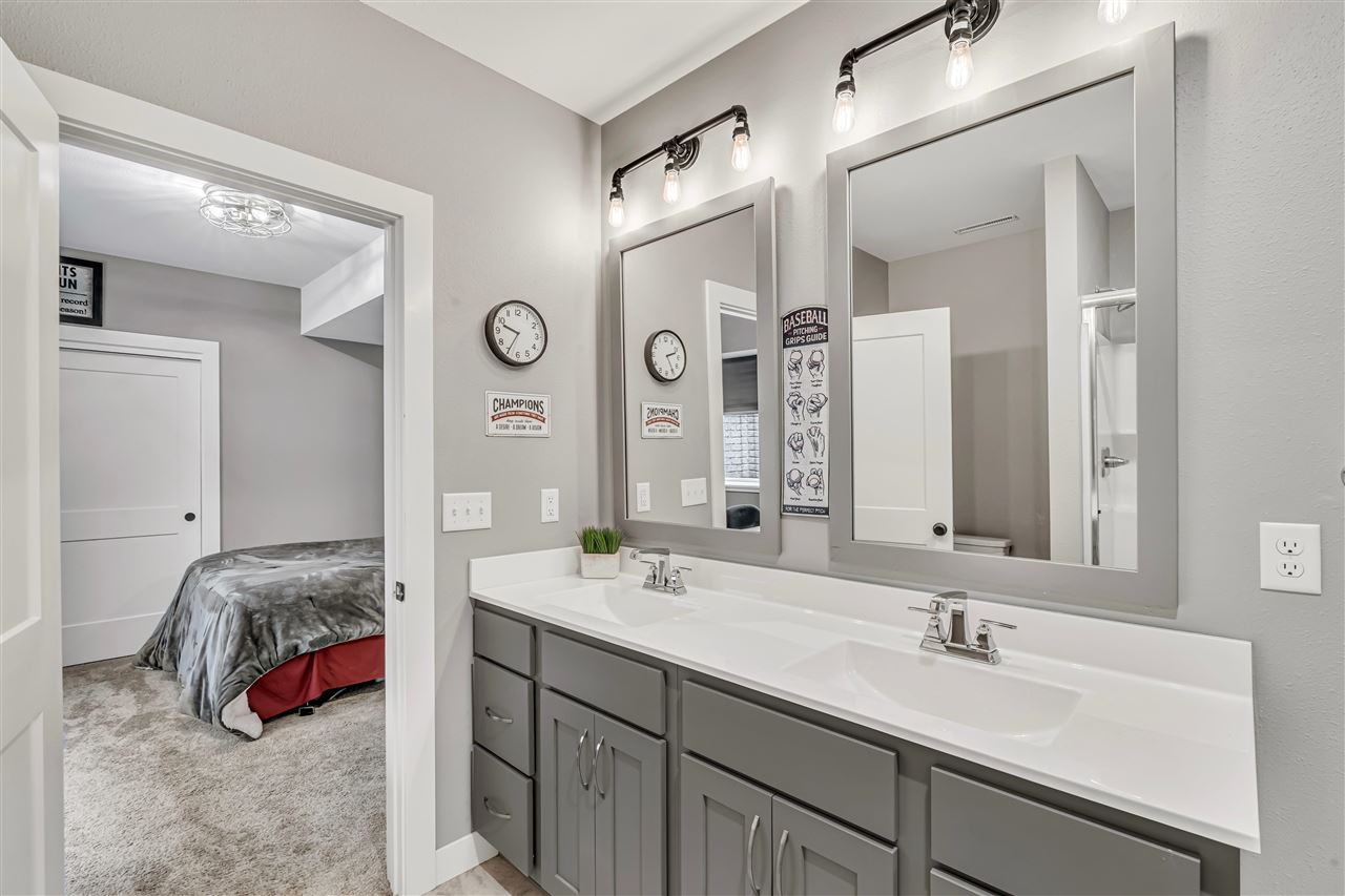 2908 Diamond Mil Circle Coralville IA 52241