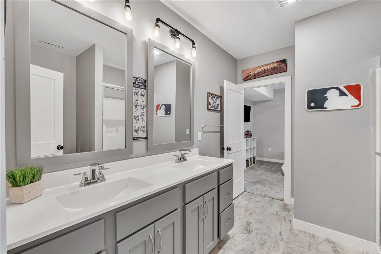 2908 Diamond Mil Circle Coralville IA 52241