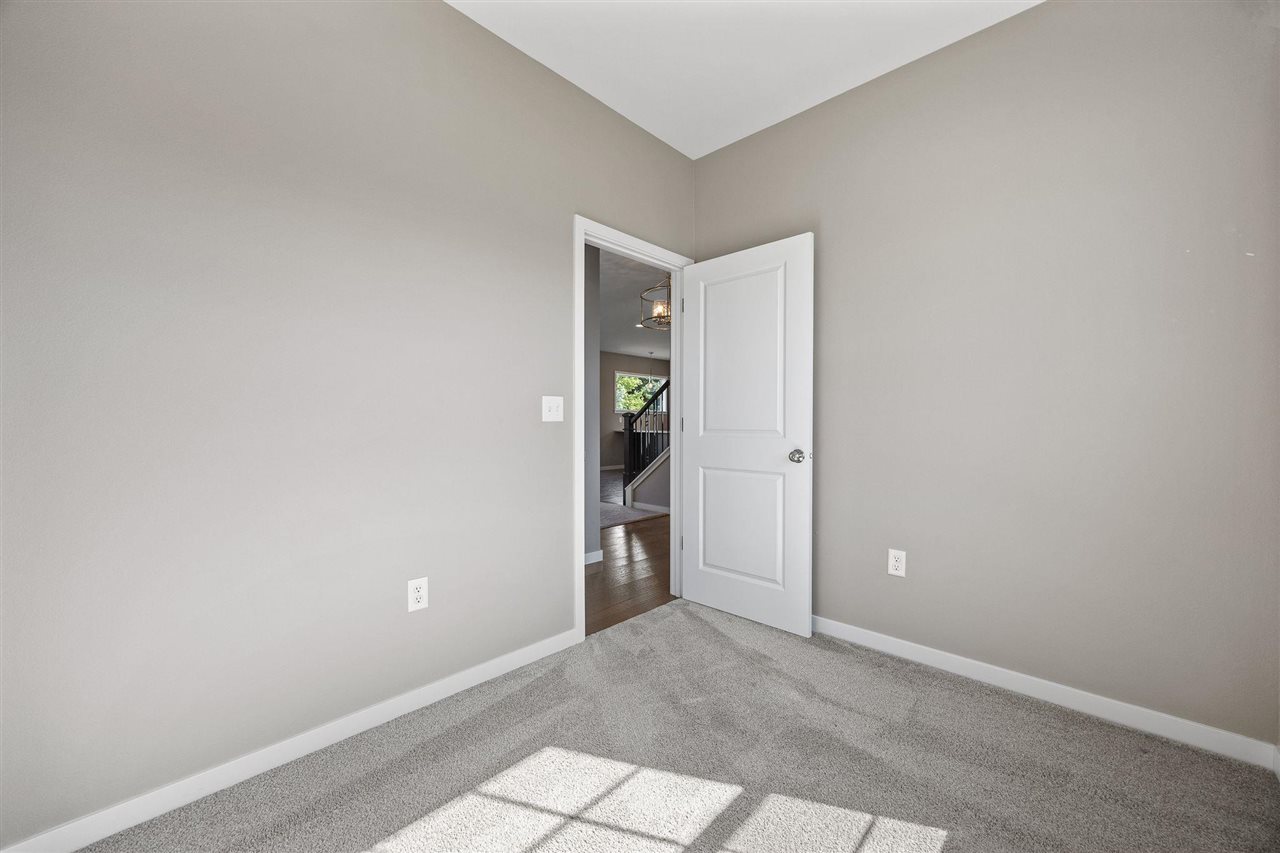 519 Ashton Drive NE Mt Vernon IA 52314