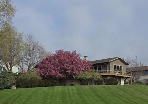 21 Fairview Knoll NE Iowa City IA 52240