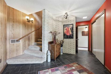 21 Fairview Knoll NE Iowa City IA 52240
