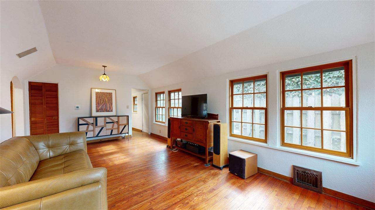 1322 Muscatine Avenue Iowa City IA 52240