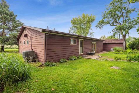 3801 Highway 382 Solon IA 52333