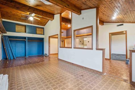 3801 Highway 382 Solon IA 52333