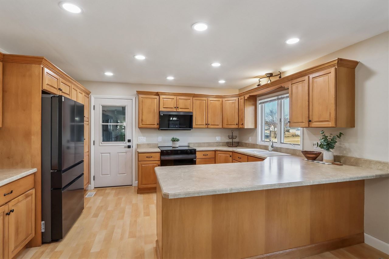 1009 16th Street Belle Plaine IA 52208