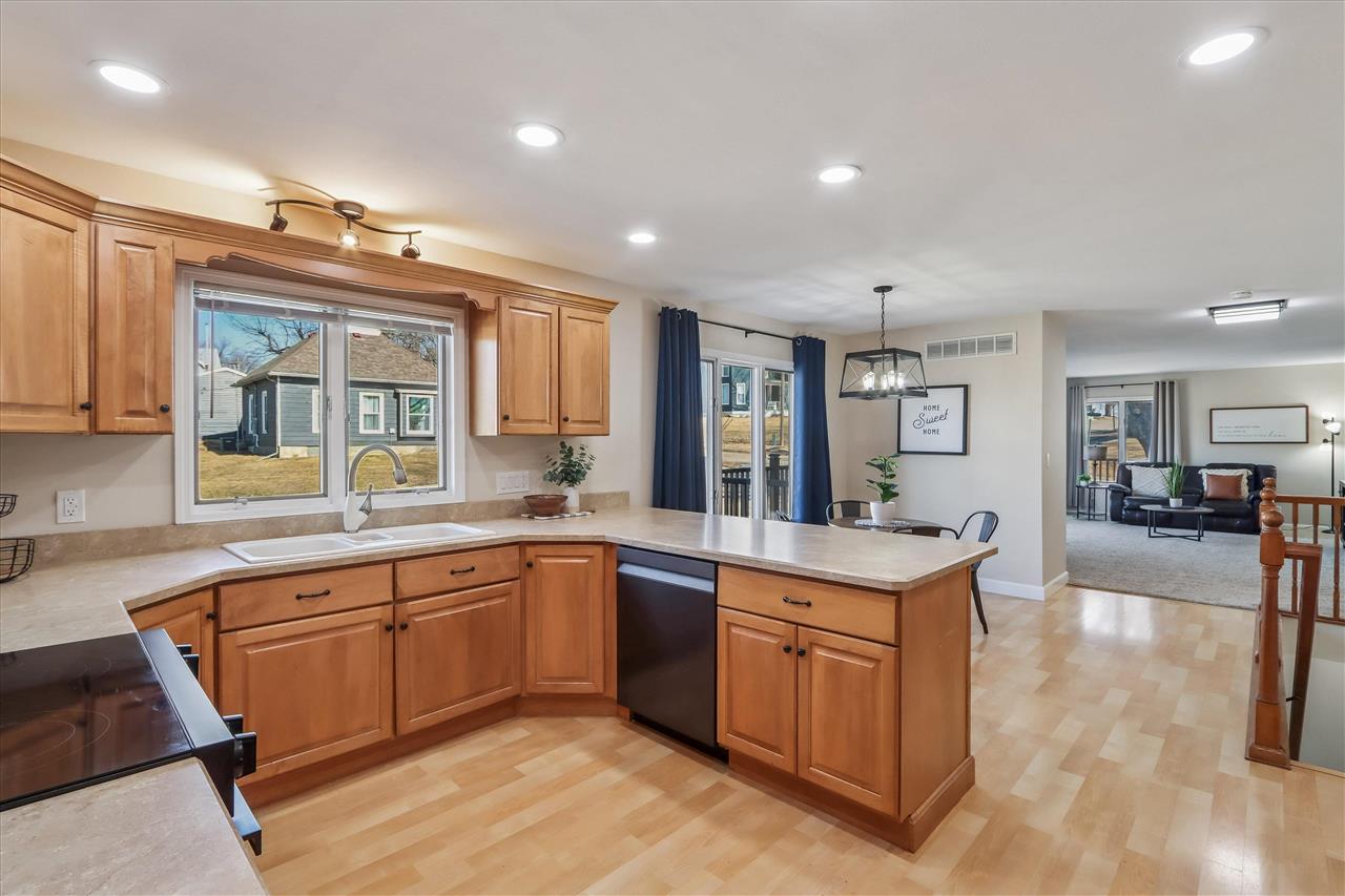 1009 16th Street Belle Plaine IA 52208