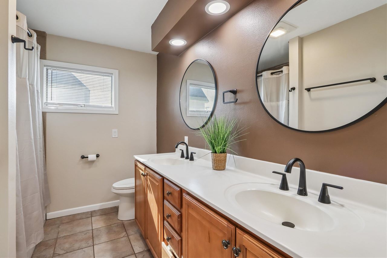 1009 16th Street Belle Plaine IA 52208