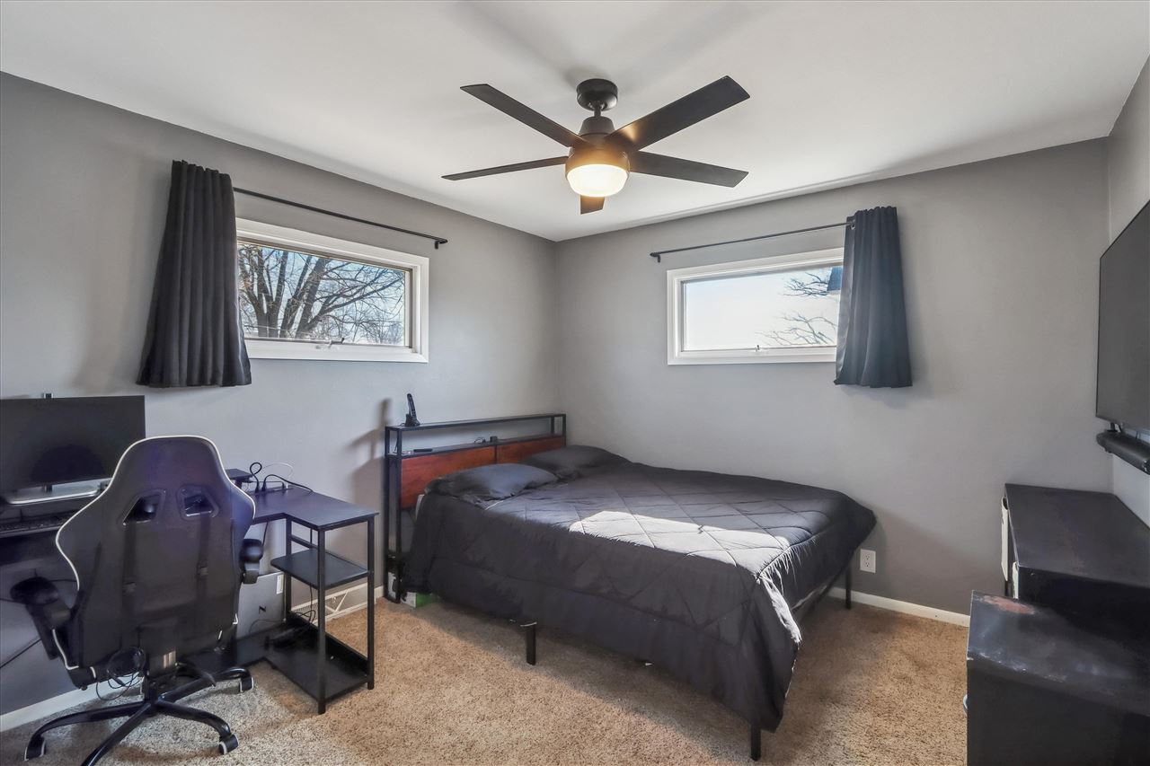 1009 16th Street Belle Plaine IA 52208