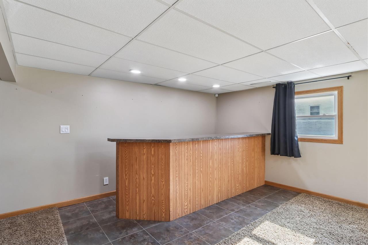 1009 16th Street Belle Plaine IA 52208