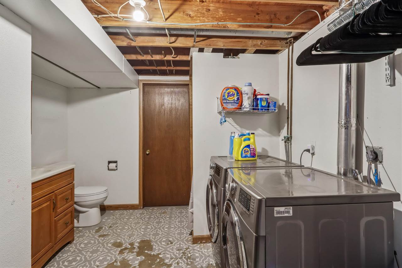 1009 16th Street Belle Plaine IA 52208