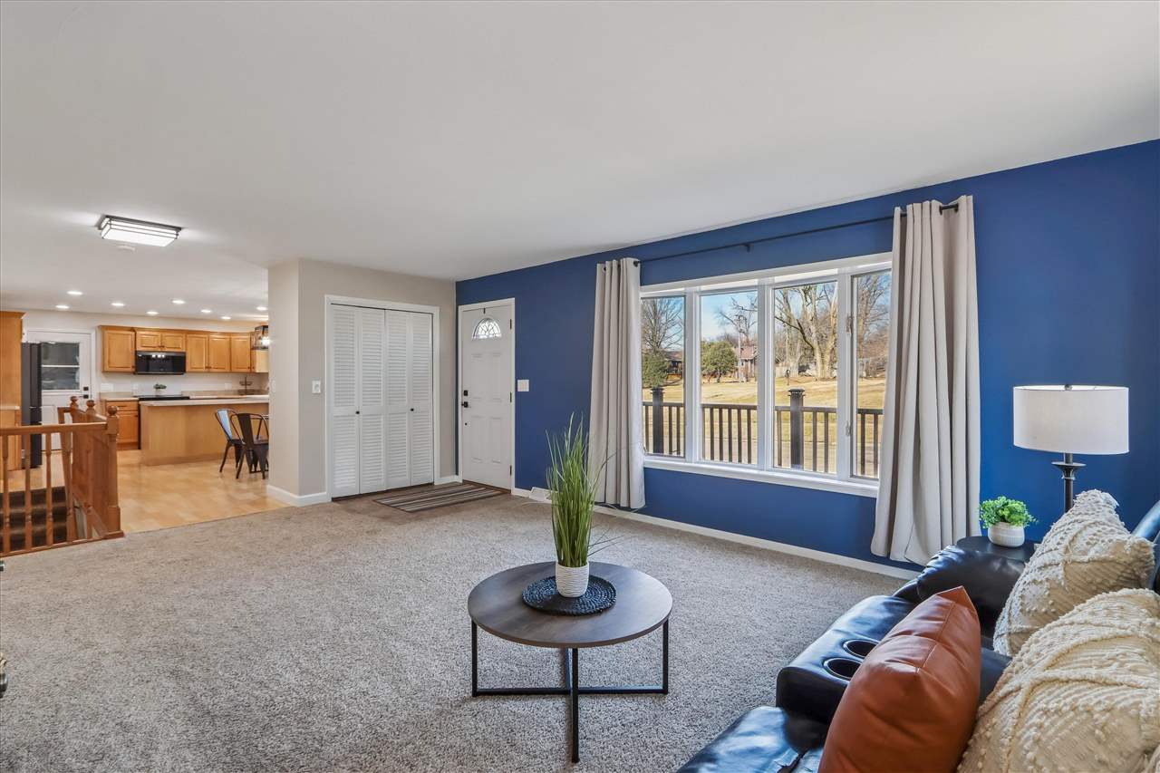 1009 16th Street Belle Plaine IA 52208
