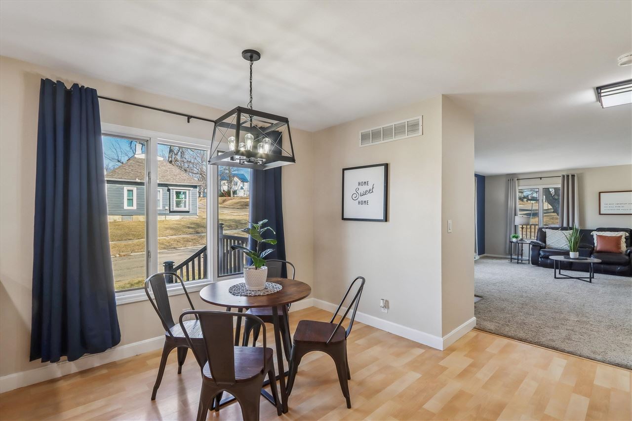 1009 16th Street Belle Plaine IA 52208