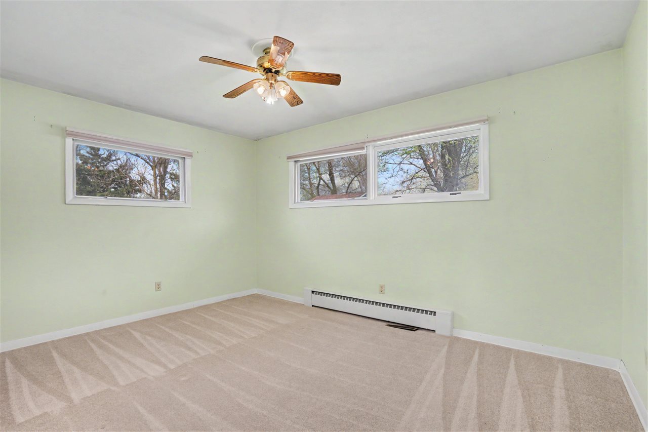 1021 Norwood Drive SE Cedar Rapids IA 52403