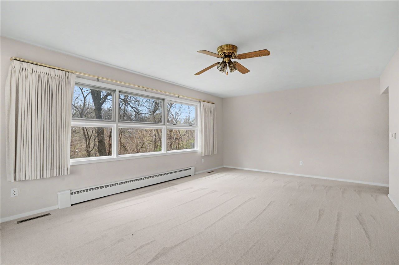 1021 Norwood Drive SE Cedar Rapids IA 52403