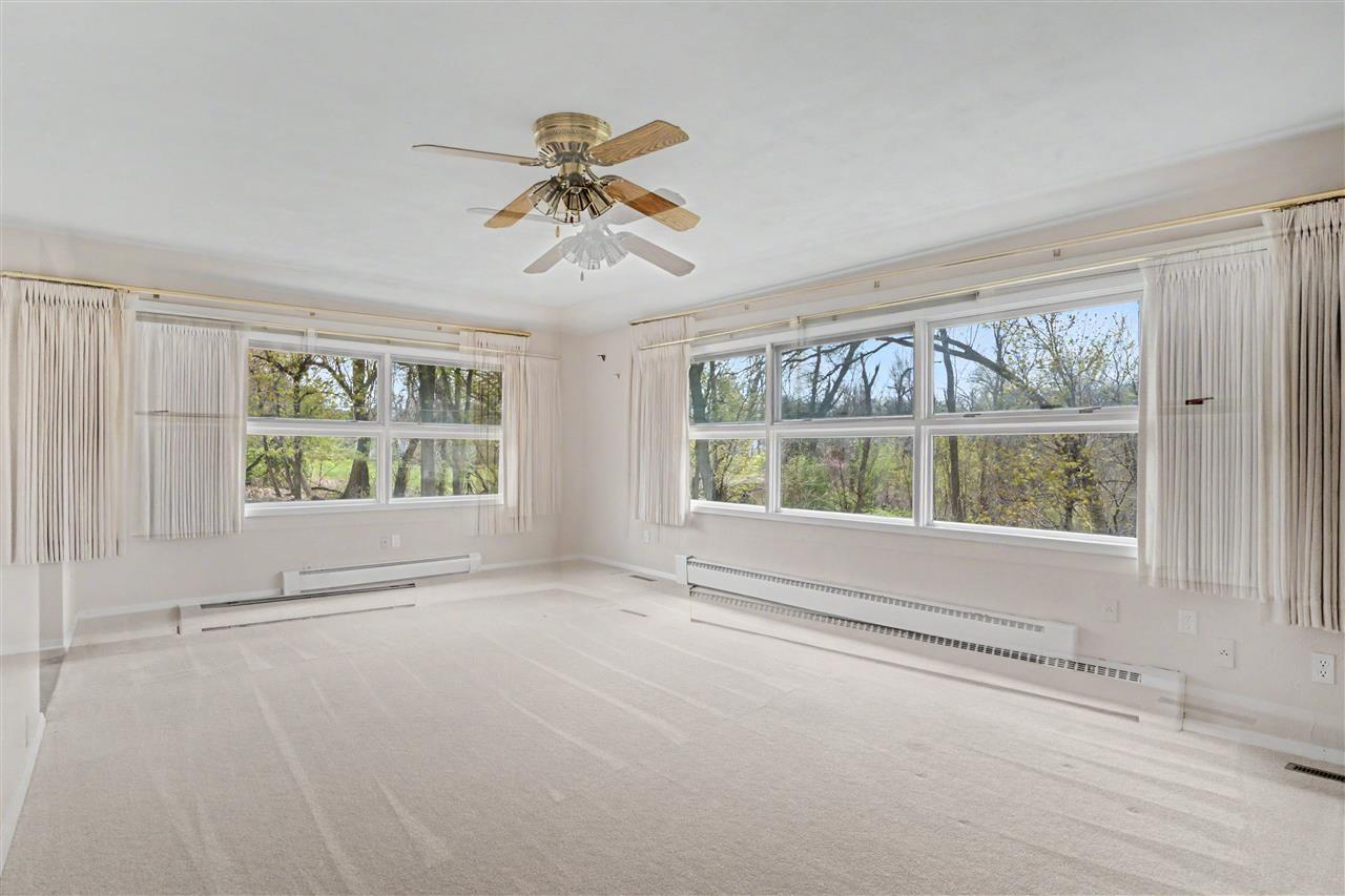 1021 Norwood Drive SE Cedar Rapids IA 52403