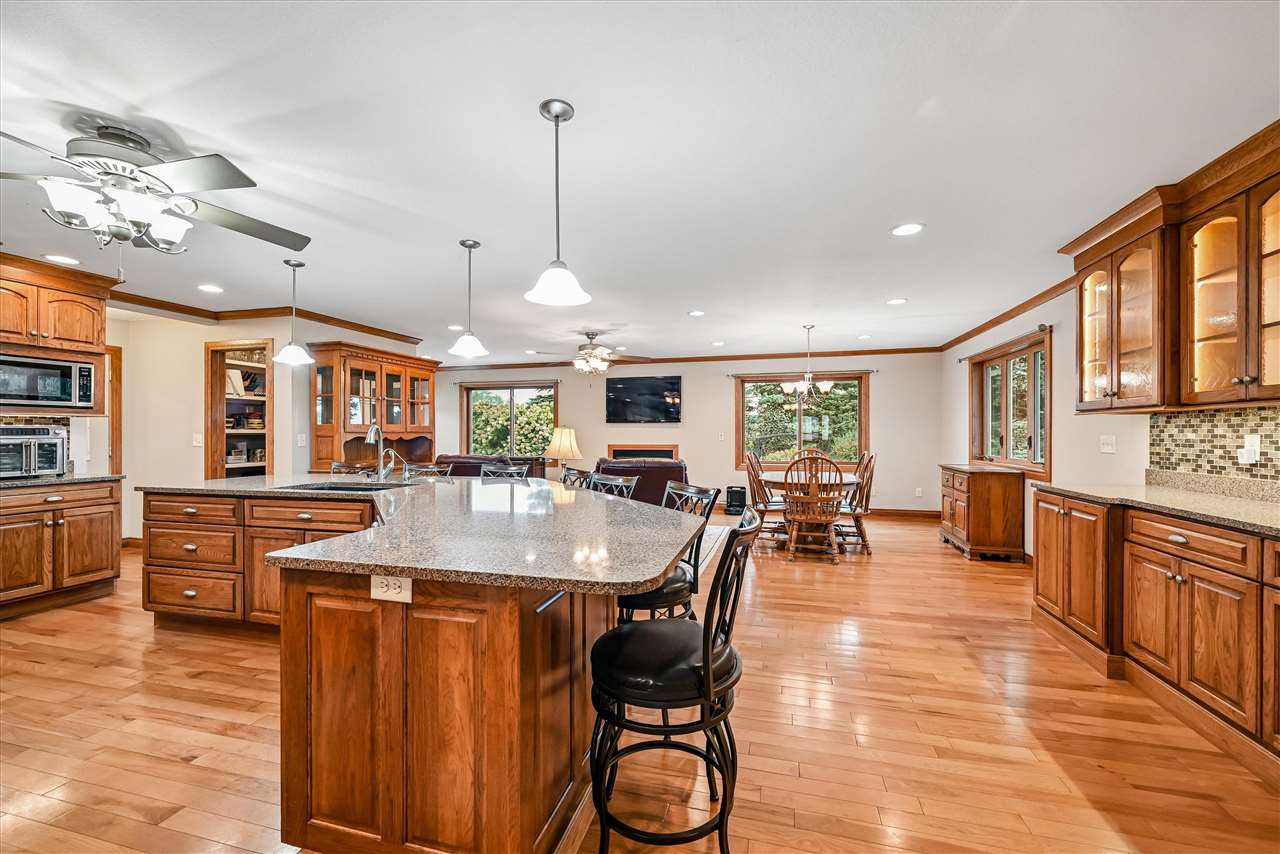 1505 Linn Delaware Road Coggon IA 52218