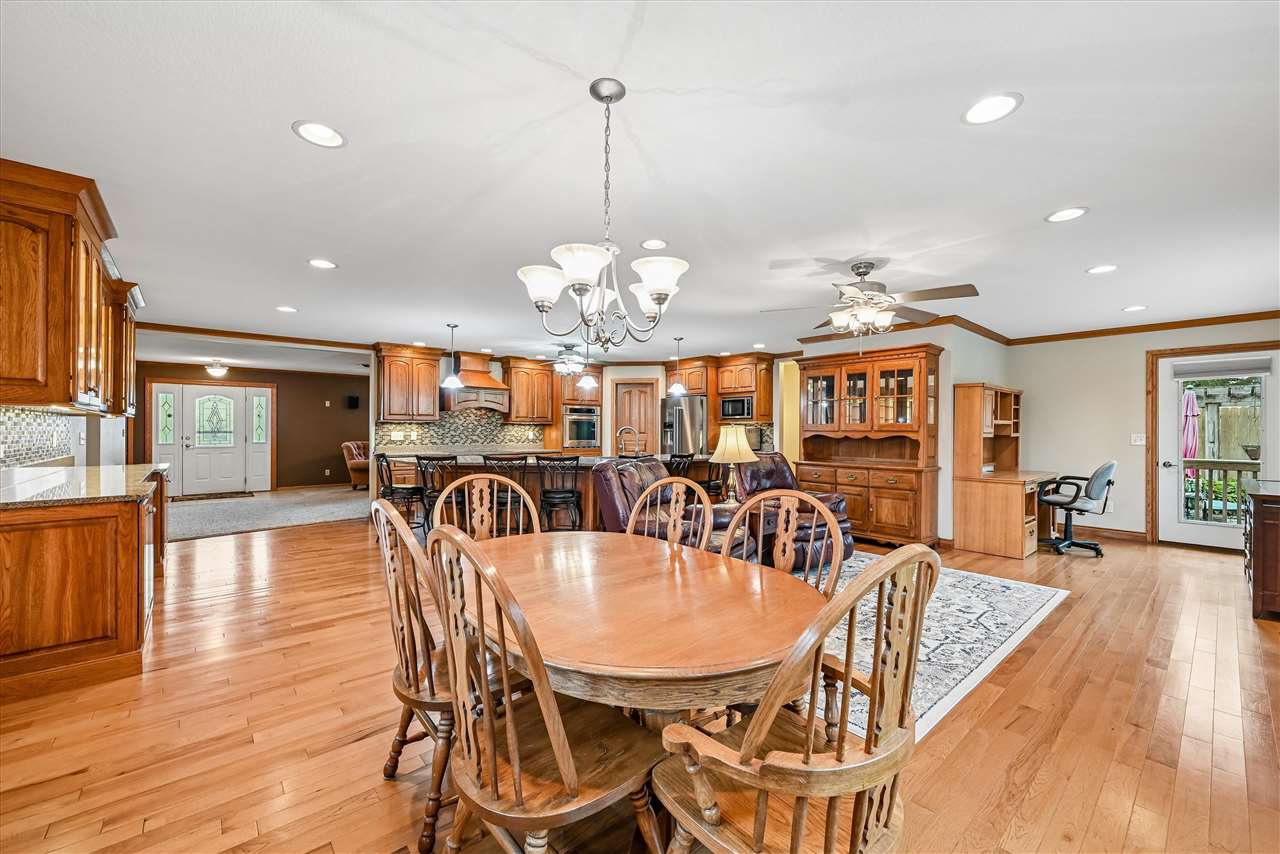 1505 Linn Delaware Road Coggon IA 52218