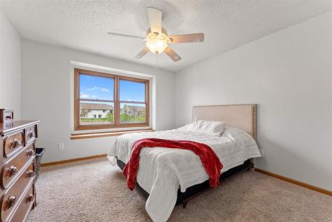 327 Parkview Court North Liberty IA 52317