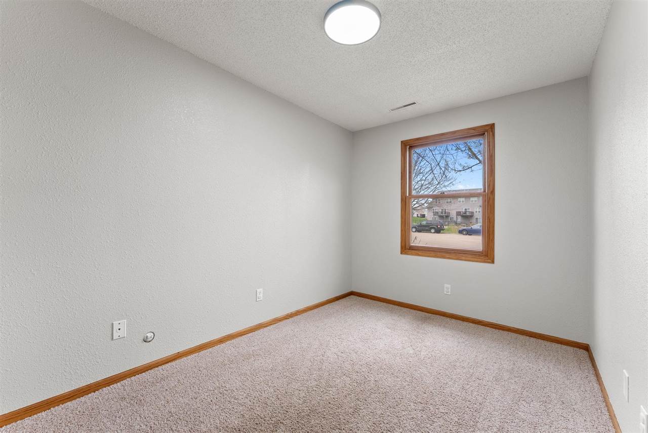 327 Parkview Court North Liberty IA 52317