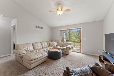 327 Parkview Court North Liberty IA 52317