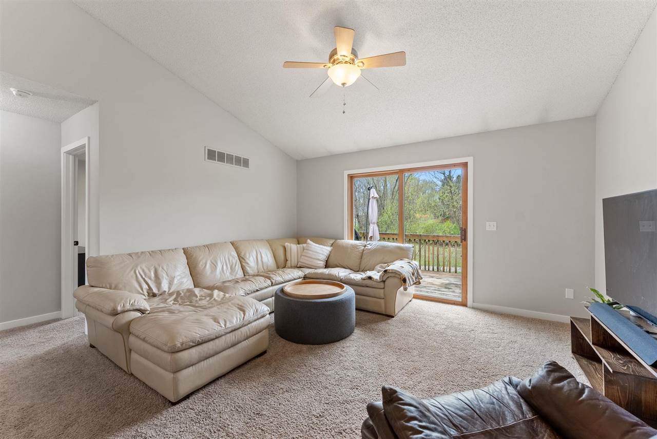 327 Parkview Court North Liberty IA 52317