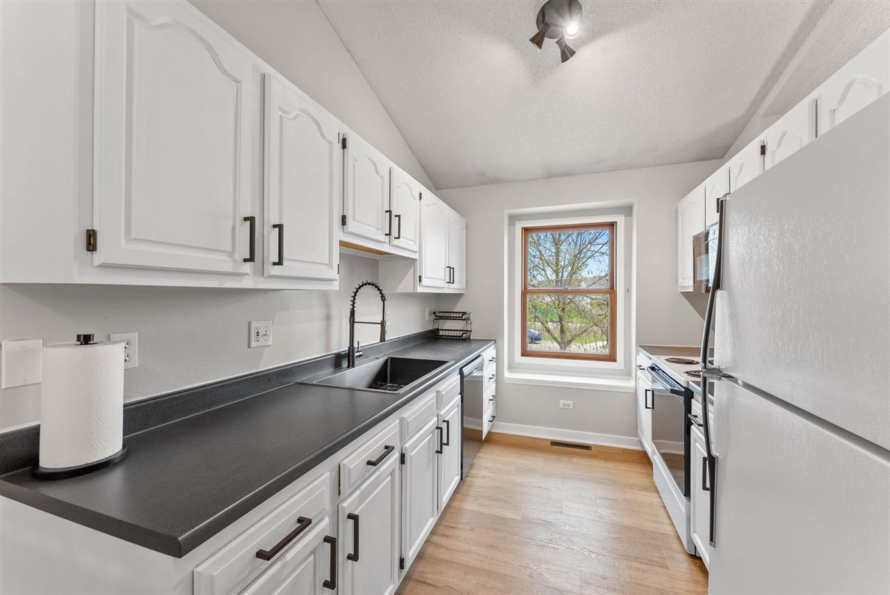 327 Parkview Court North Liberty IA 52317
