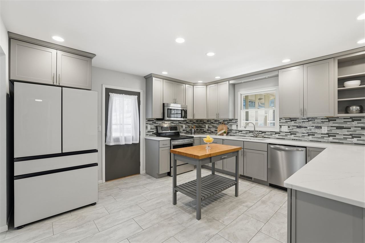214 Woodridge Avenue Iowa City IA 52245