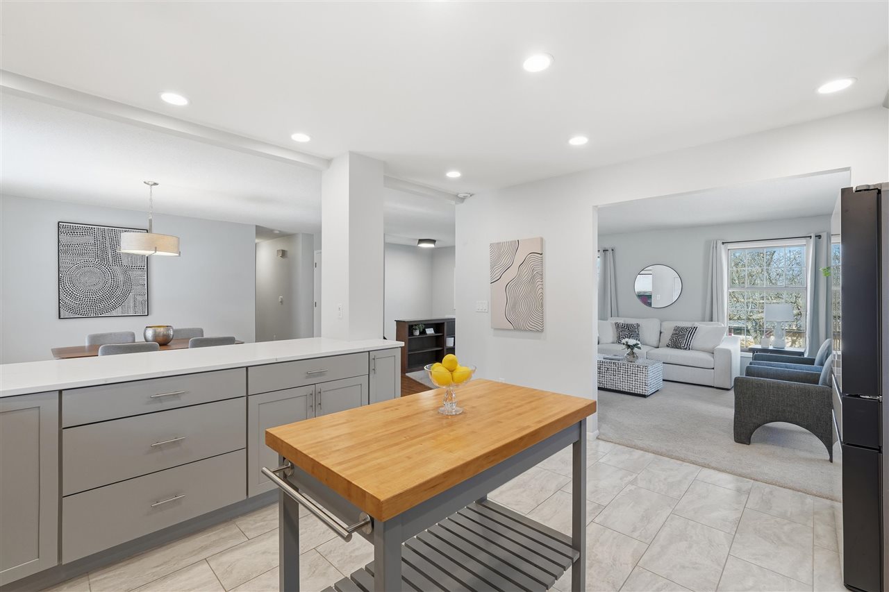 214 Woodridge Avenue Iowa City IA 52245