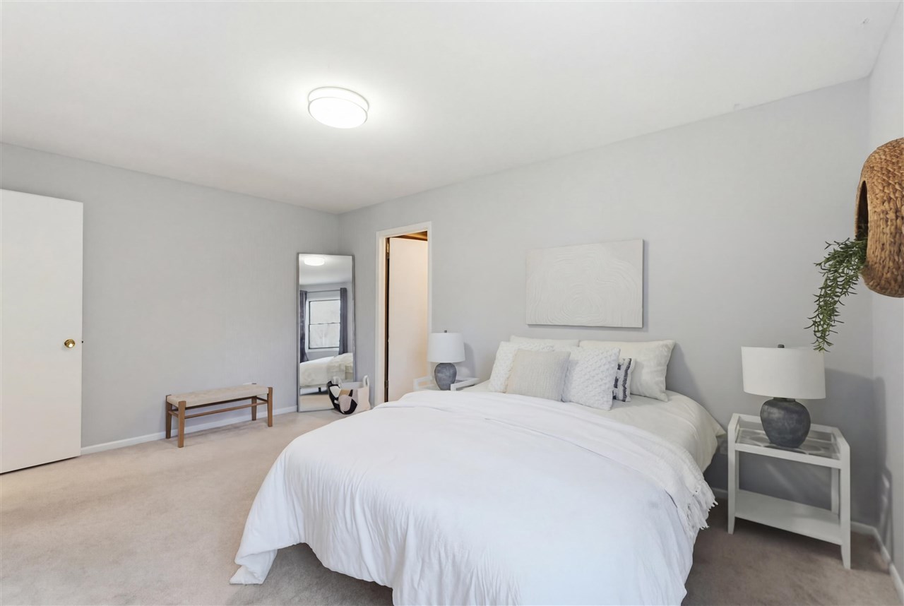 214 Woodridge Avenue Iowa City IA 52245