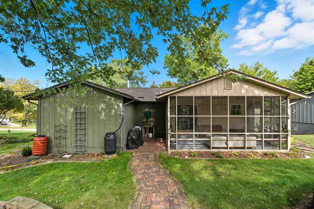 214 Woodridge Avenue Iowa City IA 52245