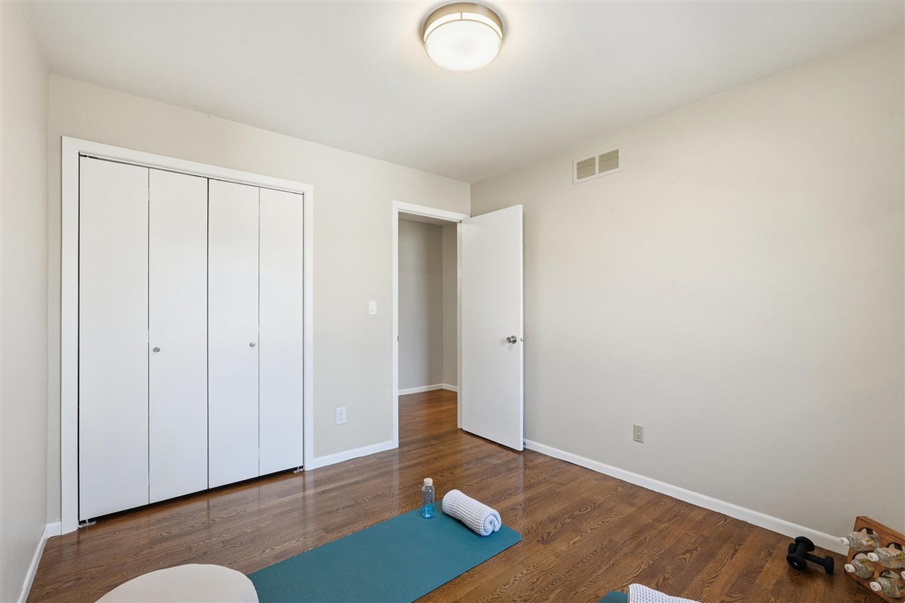 214 Woodridge Avenue Iowa City IA 52245