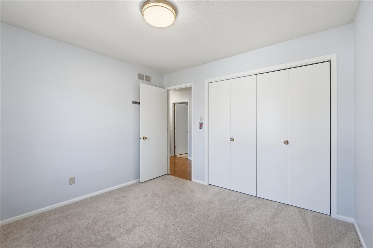 214 Woodridge Avenue Iowa City IA 52245