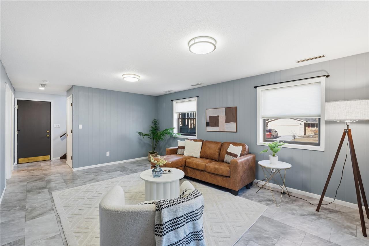 214 Woodridge Avenue Iowa City IA 52245