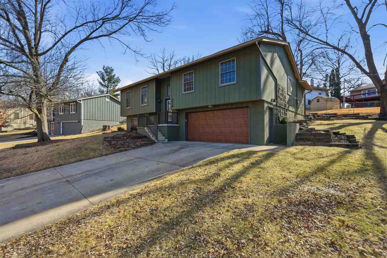 214 Woodridge Avenue Iowa City IA 52245