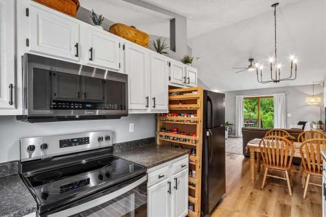 307 Parkview Court North Liberty IA 52317